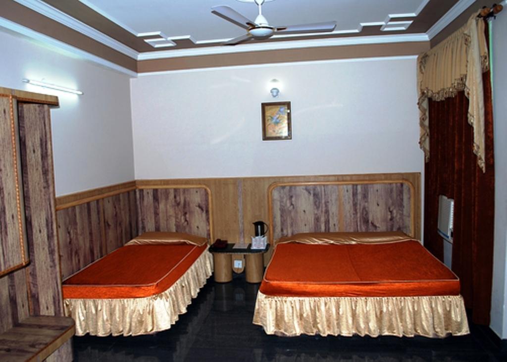 Hotel Chirag International Катра Номер фото